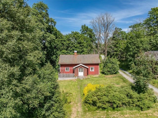 Exterior view of the country home