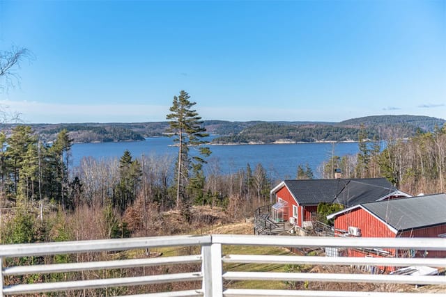 Exterior view of Hällebäck 642