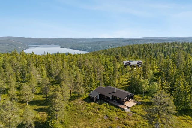 Front view of the cabin at Heimseterhøgda 72