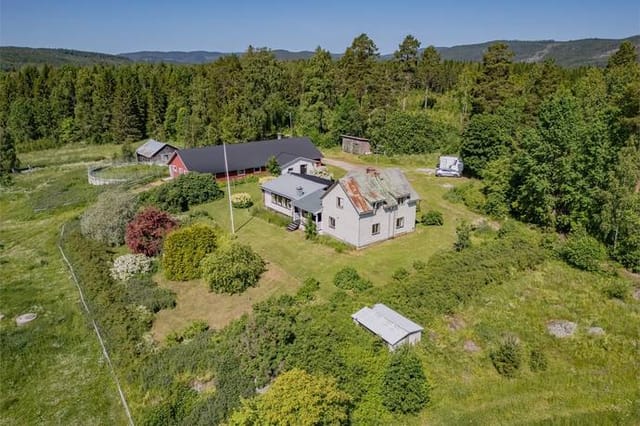 Front view of the main house and grounds