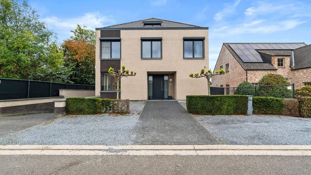 Front view of Priorijstraat 12