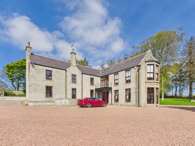 Front view of Colleonard House