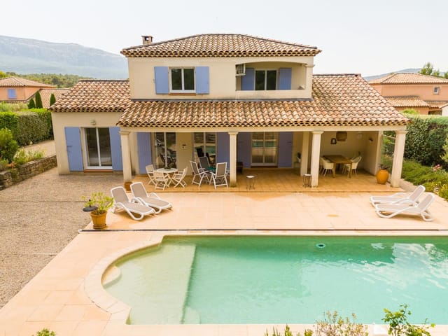 Front view of the villa and garden