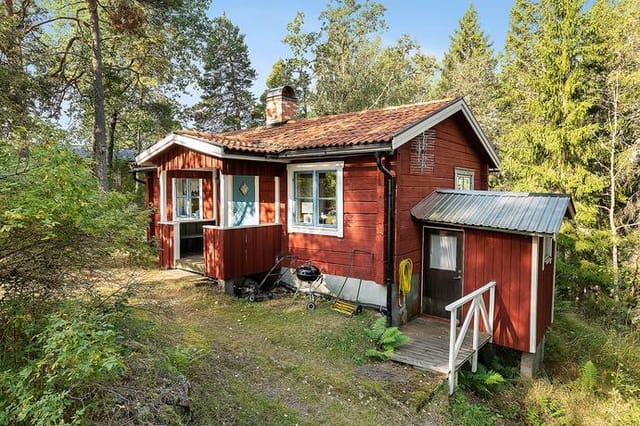 Exterior view of the summer cottage