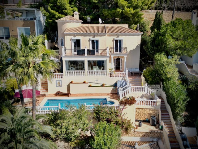 Front view of Villa Atea Hills