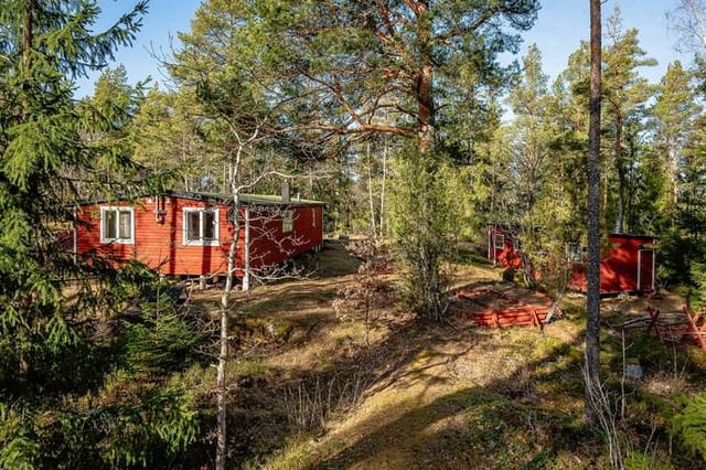 Cottage exterior view