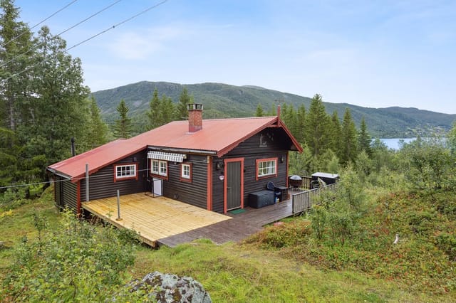 Welcome to Tømmeråsveien 82 - A pleasant cabin with a beautiful and sunny location in Tømmeråsen.
