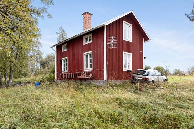 Cottage exterior with lake view