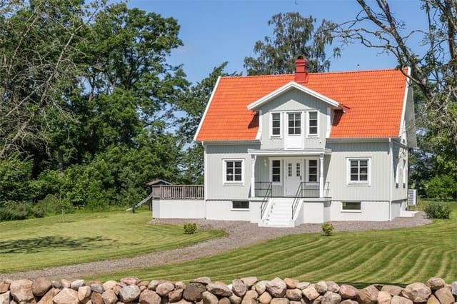 Front view of the main house and garden