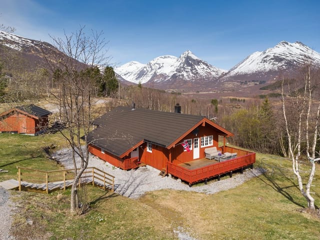 Presented by Møremegling – inviting mountain cabin