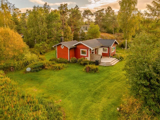Exterior view of Lövsalsvägen 11