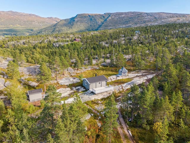 Welcome to Løkvikbakken 43!