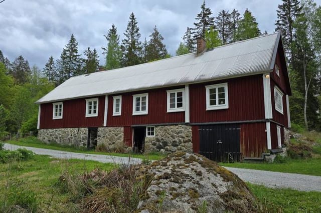 Front view of the timbered house