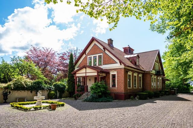 Front view of the manor house