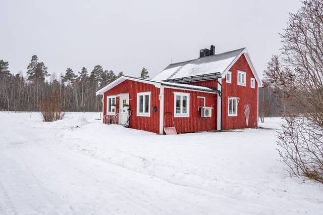 4 rooms Farm without agriculture on Gullnäsvägen 8 Stavreviken Timrå kommun