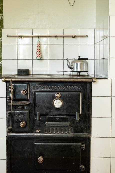 https://bilder.hemnet.se/images/itemgallery_portrait_cut/37/55/37555407d2aad9feab7a8469800debab.jpg