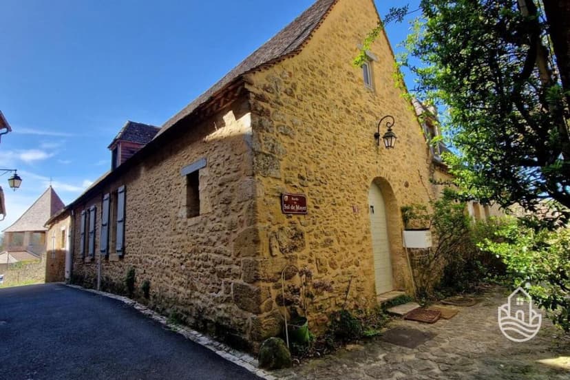 https://media.rightmove.co.uk/101k/100519/167101136/100519_100519_527915_IMG_02_0000.jpeg