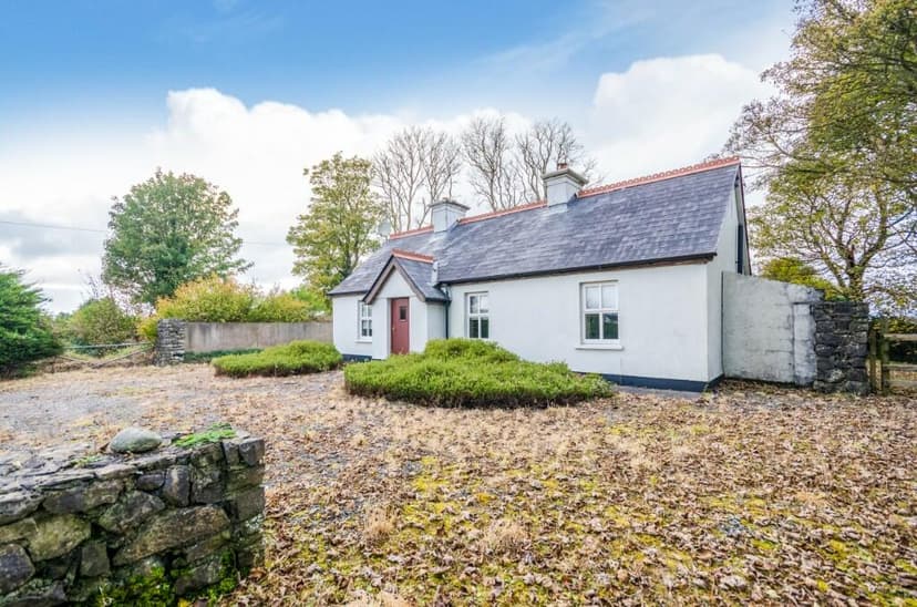 https://media.rightmove.co.uk/105k/104918/141912788/104918_NephinCottage_IMG_22_0000.jpeg