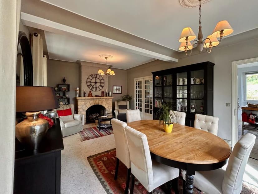 https://media.rightmove.co.uk/171k/170807/163559327/170807_BVI79549_IMG_02_0000.jpeg