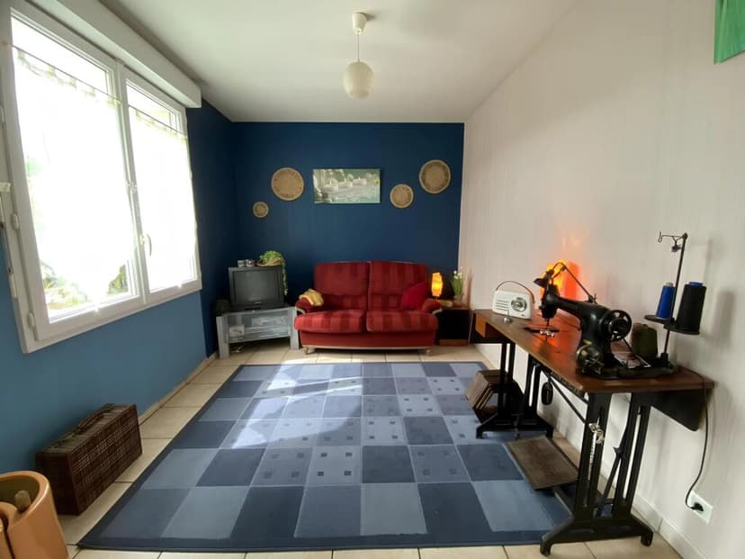 https://media.rightmove.co.uk/171k/170807/167120255/170807_BVI82481_IMG_02_0000.jpeg