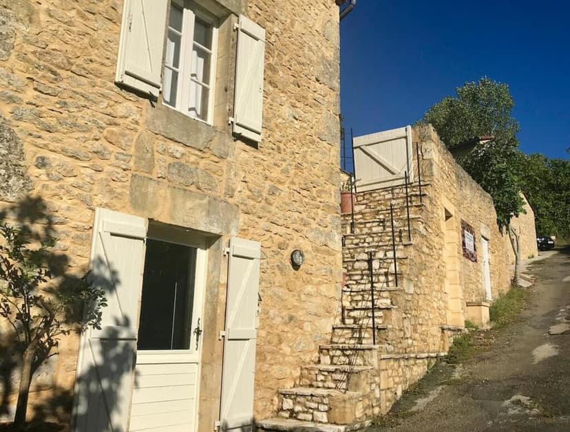 https://media.rightmove.co.uk/67k/66951/164849828/66951_AP2288-1_IMG_01_0000.jpeg