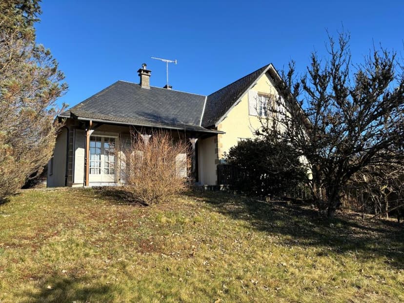 https://media.rightmove.co.uk/82k/81218/161849843/81218_75011164606-1_IMG_01_0000.jpeg