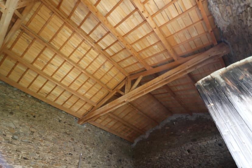 https://media.rightmove.co.uk/82k/81218/163013882/81218_75011164768-1_IMG_02_0000.jpeg