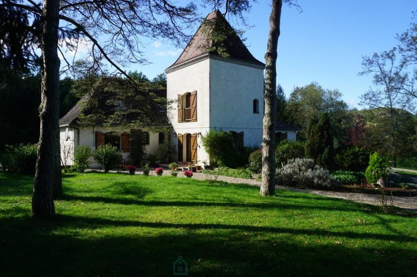 https://media.rightmove.co.uk/82k/81218/165563264/81218_75011167262-1_IMG_01_0000.jpeg