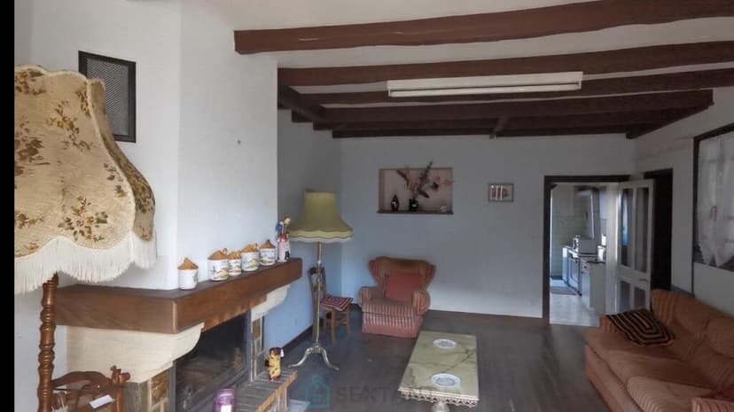 https://media.rightmove.co.uk/82k/81218/168348653/81218_75011164903-1_IMG_01_0000.jpeg