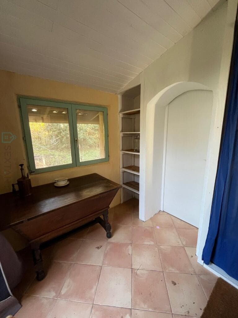 https://media.rightmove.co.uk/82k/81218/170492102/81218_75011169961-1_IMG_02_0000.jpeg