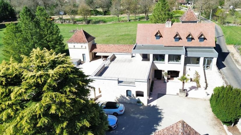 https://media.rightmove.co.uk/95k/94792/161832623/94792_94792_7C0C93BC57E7479F_IMG_01_0000.jpeg