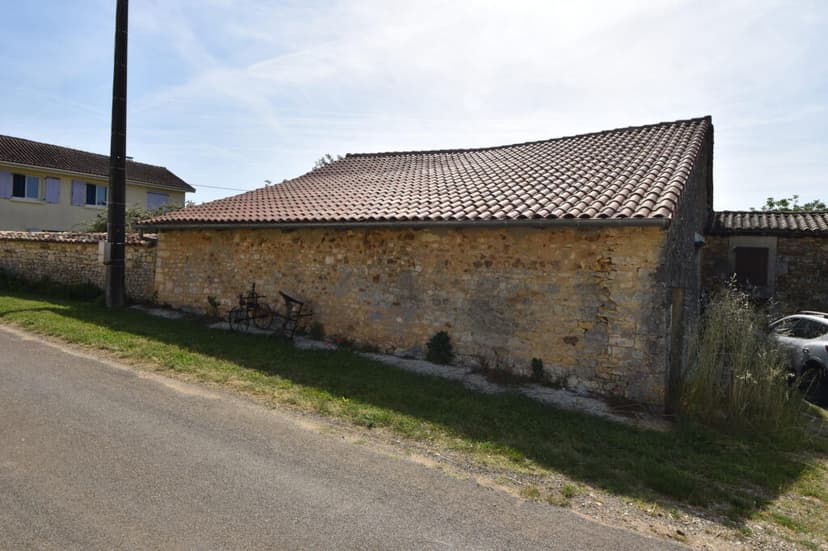 https://media.rightmove.co.uk/property-photo/1373a9607/94381077/1373a9607e173b6a87ecb1a18da49b0c.jpeg