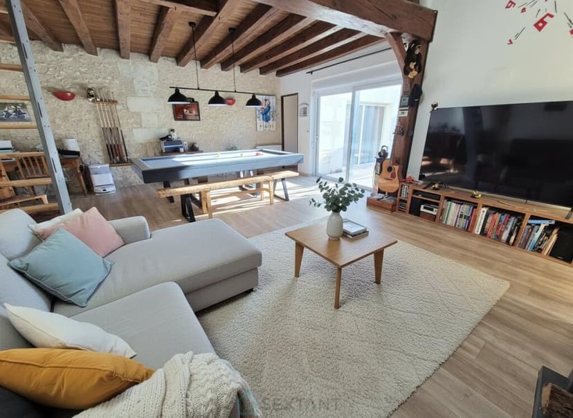 https://media.rightmove.co.uk/property-photo/198b48b74/89618004/198b48b741879dd56d840bc2456c48dd.jpeg