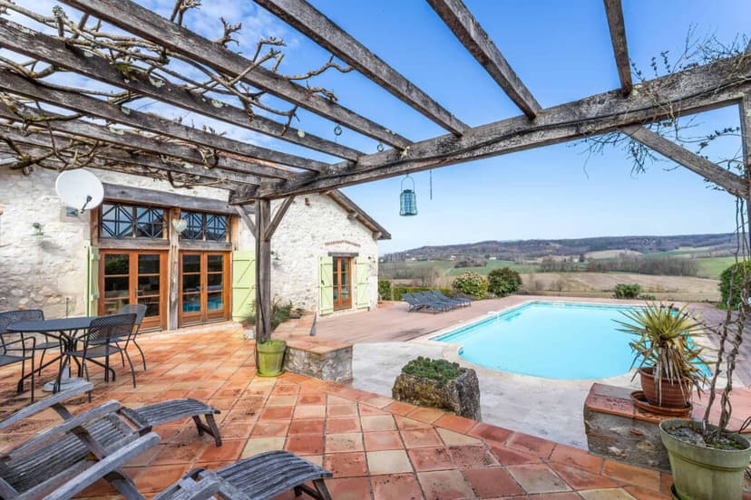 https://media.rightmove.co.uk/property-photo/25683cb32/92213145/25683cb324482d7a10e6138e999d4f53.jpeg