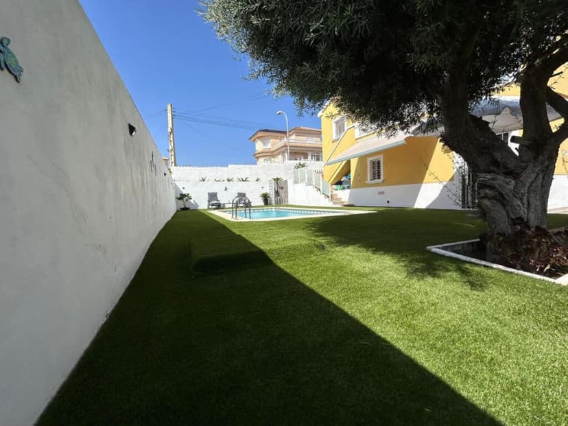 https://media.rightmove.co.uk/property-photo/26dfbb7b5/92104080/26dfbb7b559e945e0ac604304e9250e0.jpeg