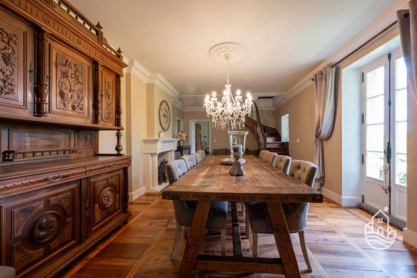 https://media.rightmove.co.uk/property-photo/2789b27a6/175047887/2789b27a6441a8c35894816ca3d453f5.jpeg