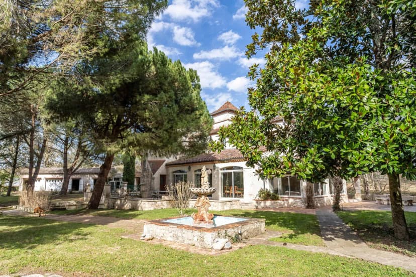 https://media.rightmove.co.uk/property-photo/2f0fee9fd/92208585/2f0fee9fdf3f9176b759563c11e29515.jpeg