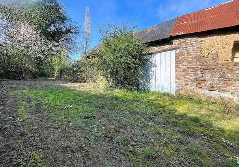 https://media.rightmove.co.uk/property-photo/337271461/172896089/337271461bafceb6a9c90b732f8b65ab.jpeg