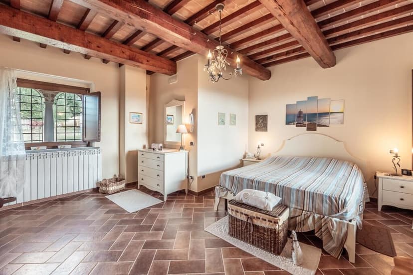 https://media.rightmove.co.uk/property-photo/3430b67eb/93681336/3430b67ebe82c9147f996cef8f6433ac.jpeg