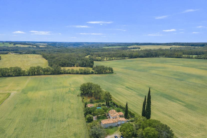 https://media.rightmove.co.uk/property-photo/404af443e/92208435/404af443e75fc3d303eb42d3198b6db2.jpeg