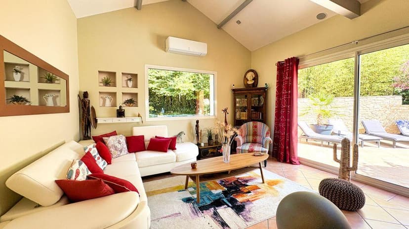 https://media.rightmove.co.uk/property-photo/439223430/175050905/439223430ee7fe628e99e23588994373.jpeg