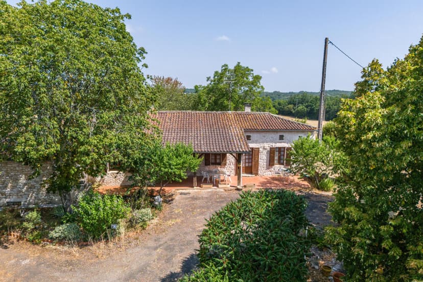 https://media.rightmove.co.uk/property-photo/4439f11f7/92208384/4439f11f7a18111ede9d14e9ff070e84.jpeg