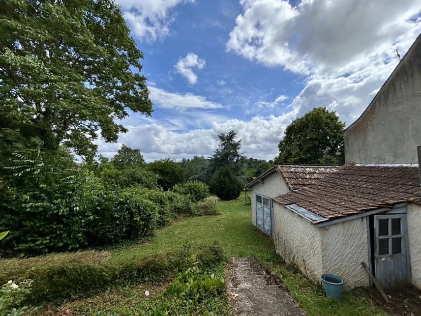 https://media.rightmove.co.uk/property-photo/469362a9e/89554698/469362a9e9ca256fb0e9aff481cd575a.jpeg