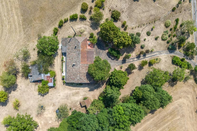 https://media.rightmove.co.uk/property-photo/488a077d6/92208384/488a077d6ef430ea15e268a04b3e2aa1.jpeg