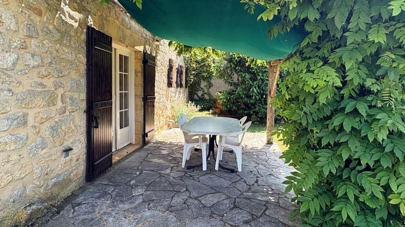 https://media.rightmove.co.uk/property-photo/4c7d802ba/175050902/4c7d802bac93b0241a7f3a4c36b4a182.jpeg
