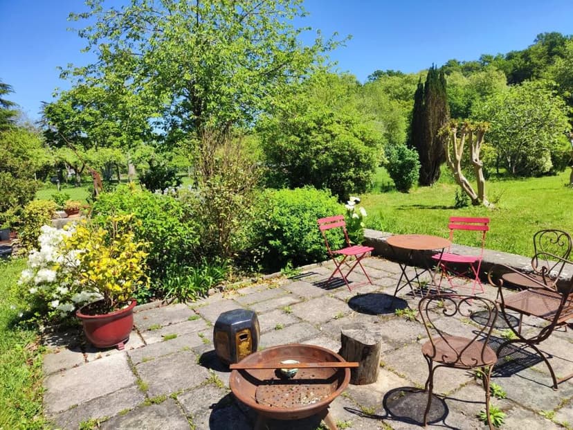 https://media.rightmove.co.uk/property-photo/5042bd98e/172150457/5042bd98eaf5f06f91c67d4624dca8ad.jpeg