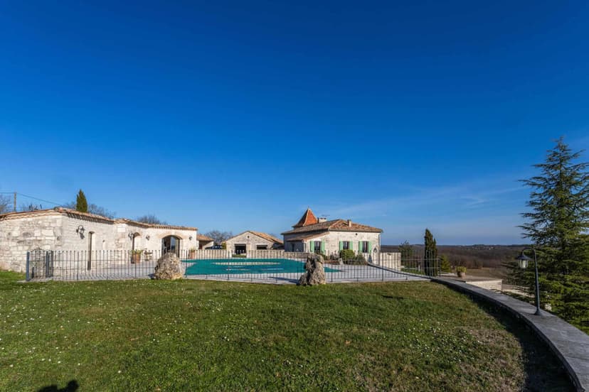 https://media.rightmove.co.uk/property-photo/59f509b87/92208606/59f509b87ab372e645b0b602e4369000.jpeg