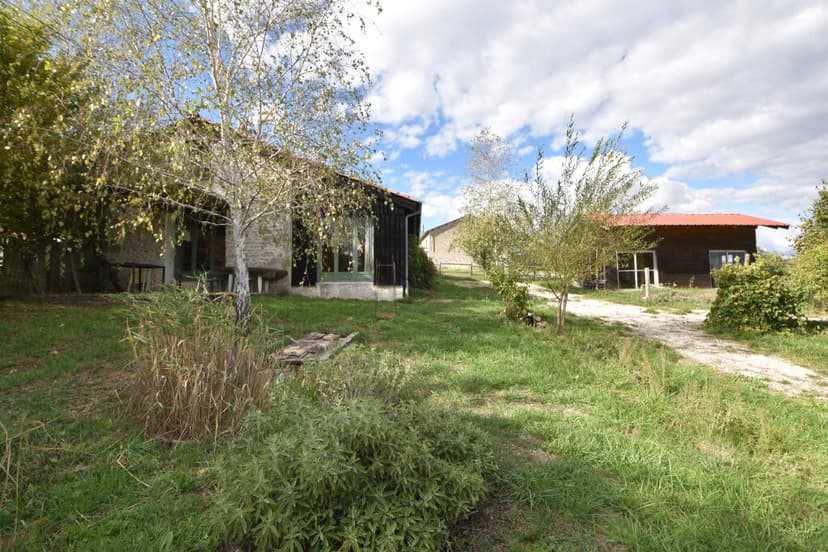 https://media.rightmove.co.uk/property-photo/62e34a2de/94381221/62e34a2de2f1bbf23d9996aa4a43e59d.jpeg