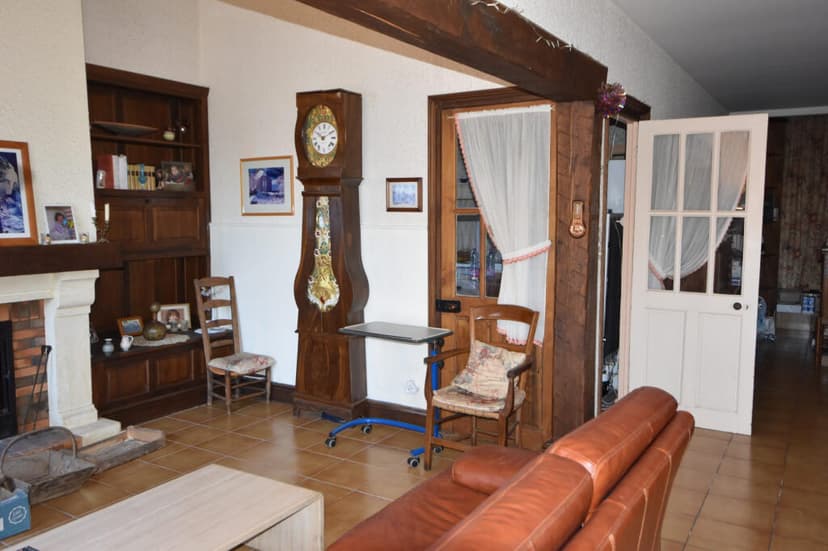 https://media.rightmove.co.uk/property-photo/6dc0d5d8a/94378386/6dc0d5d8ac72a475a9ea69a301cdf005.jpeg