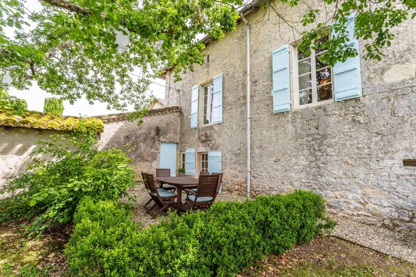 https://media.rightmove.co.uk/property-photo/72872ea67/92213058/72872ea675b9744220e28e7723e0b151.jpeg